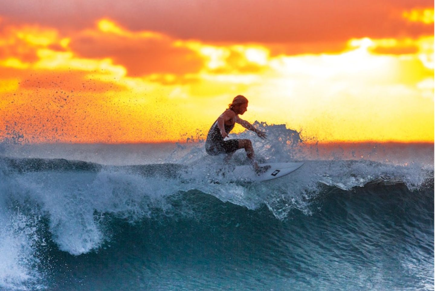 Actuación consistente en surf